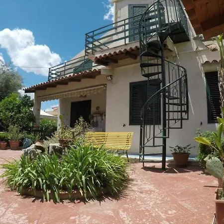 Apartment Apartment In Villa Mora Near The Sea - Wi-Fi
